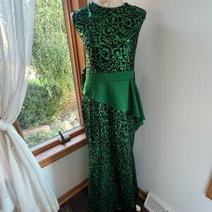 BRAND NEW Metallic Green Foil and Black Evening Gown XXL 2XL Body Con Formal